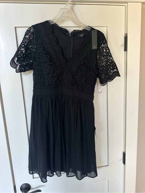 Lulus Dresses & Skirts - Lulu's Black Lace & Chiffon Mini Dress